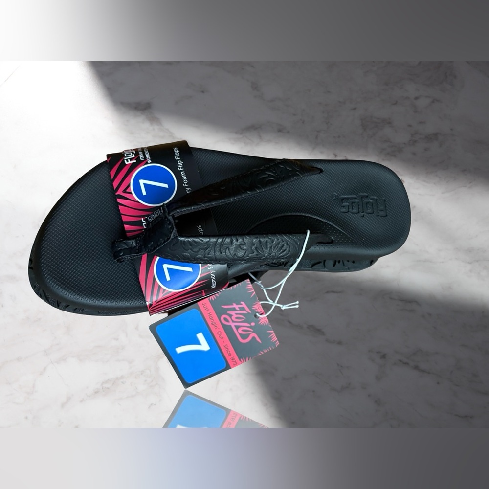 Flojos Women's Flip Flops Sandals, Black Artisan Size 7